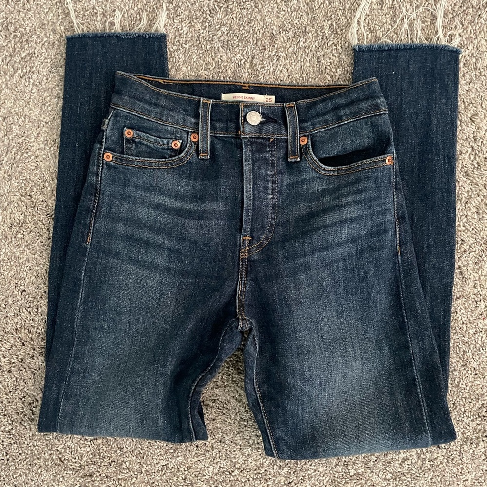 Levi’s Wedgie Skinny Jeans, Size 25 Dark Wash